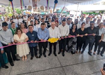 La SCyTG realiza la campaña “La Transparencia en tu Plaza” en el Zócalo de Chilpancingo