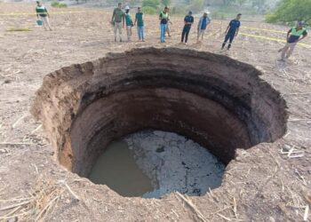 SGIRPCGRO ATIENDE REPORTE DE SOCAVON EN MUNICIPIO DE TLAPA DE COMONFORT