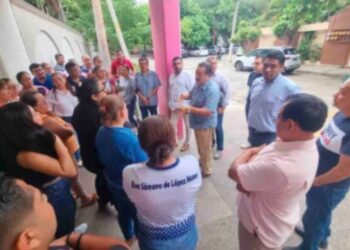 Se reactiva el conflicto en la secundaria Eva Sámano de Zihuatanejo; reinstalan a ex director