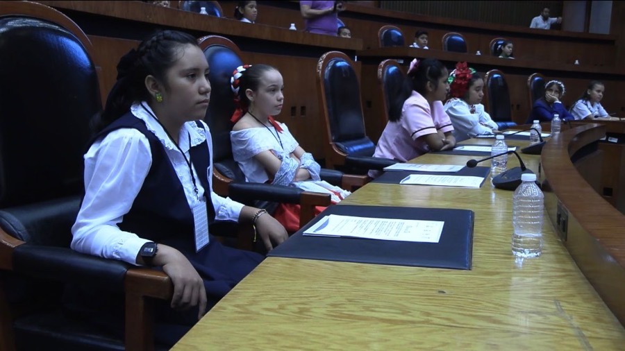 XVI-parlamento-infantil-gob-gro_.jpg