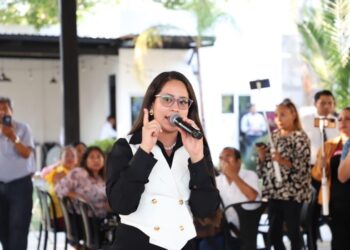 CONVIVEN PERIODISTAS Y PRESIDENTA DE LA JUCOPO CON MOTIVO DEL DÍA DE LA LIBERTAD DE EXPRESIÓN