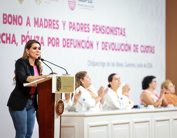 reconoce-gobernadora_ ISSSPEG_jubilados.jpg