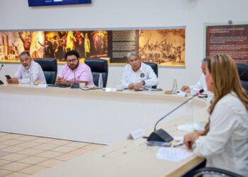 Este domingo 2 de junio continuamos en sesión permanente de la Mesa de Coordinación para la Construcción de la Paz en Guerrero