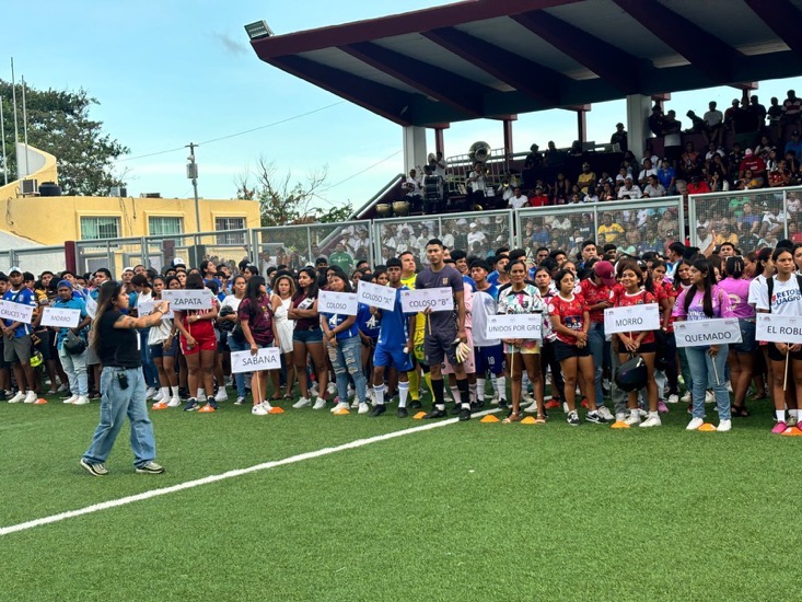 torneo-barrios-gob-acapulco-abelina.jpg