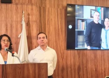 Presenta Abelina a Bailleres Mendoza como encargado de despacho de la SSP