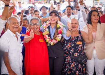 Inaugura la gobernadora Evelyn Salgado el Mercado de la Vacacional
