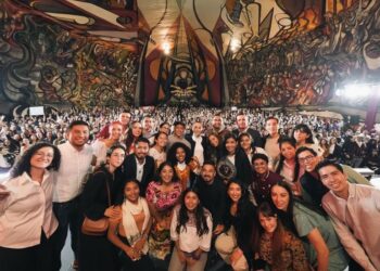 “VAMOS A HACER EL ACCESO A LA VIVIENDA UN VERDADERO DERECHO PARA LOS JÓVENES”: CLAUDIA SHEINBAUM SE COMPROMETE A HACER UN GOBIERNO CON Y PARA LAS JUVENTUDES