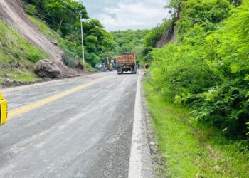 Atiende Cicaeg derrumbe en la carretera federal Chilpancingo – Iguala