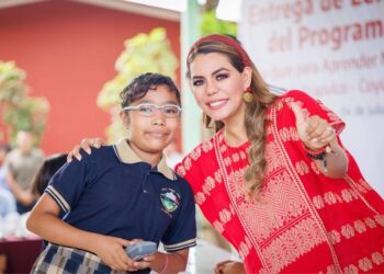 Entrega Evelyn Salgado 5 mil 640 lentes del programa Ver Bien para Aprender Mejor a estudiantes de Acapulco y Coyuca de Benítez