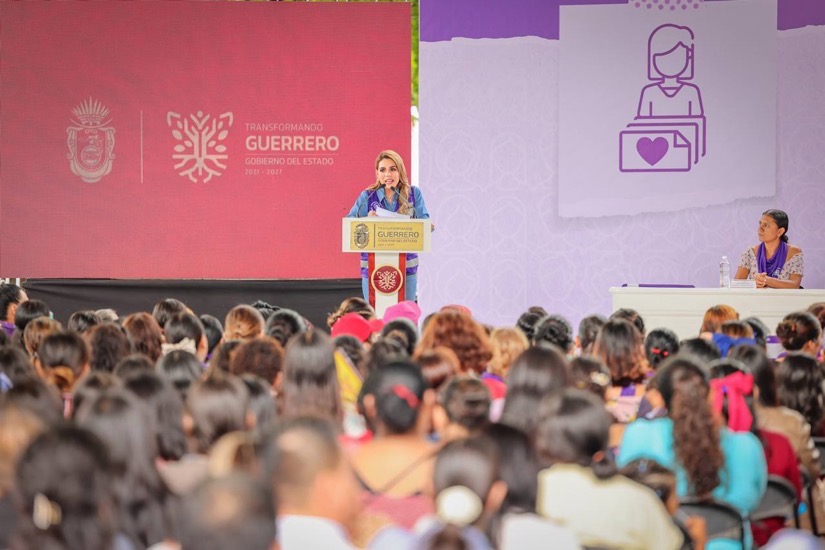 evelyn-salg-t-violeta-iguala-bienestar-mujeres.jpg