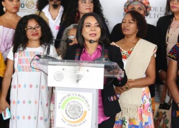 El mestizaje en México fue de 3, no de 2, resalta Beatriz Mojica Morga en el Senado de la República
