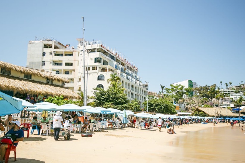 turistas-arriban-verano-guerrero_.jpg