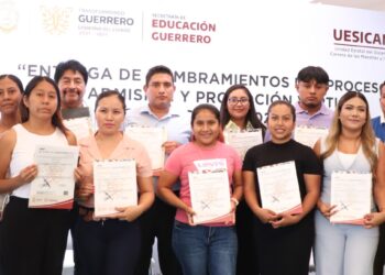 Impulsa Evelyn Salgado la transformación educativa con la entrega de 39 nombramientos de admisión y promoción vertical