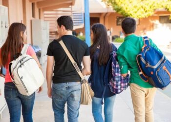 Con entusiasmo y compromiso afrontan estudiantes de Prepa 13 el nuevo ciclo escolar