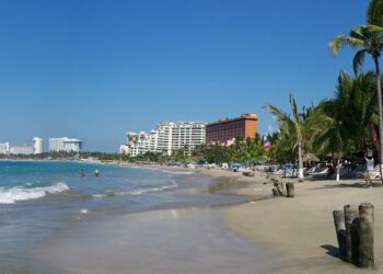 En Ixtapa, hoteleros dicen que les fue bien en verano y restauranteros dicen que mal