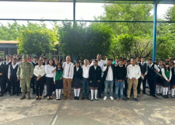 Fortalece Evelyn Salgado la educación en Leonardo Bravo