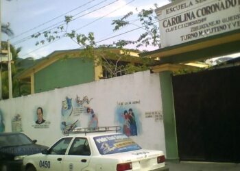 Secundaria Carolina Coronado, presenta deficiencias a 47 años de servicio