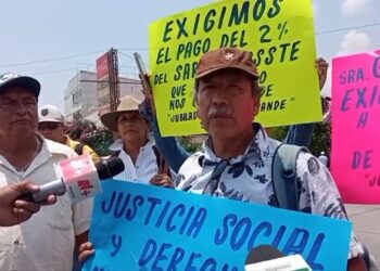 Maestros jubilados de la Costa Grande, sin recibir pago del SAR -FOVISSSTE