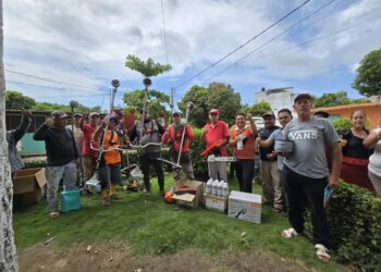 Gobierno municipal de José Popoca Martínez entrega equipo e insumos al personal de servicios públicos de Petatlán