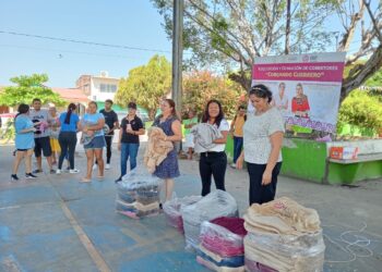 DIF Municipal en compañía del DIF de Chilpancingo realiza entrega de cobertores