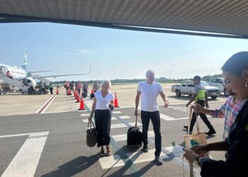 Llega primer vuelo internacional de temporada invernal en Ixtapa-Zihuatanejo