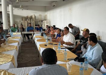 Alcalde de La Unión José Francisco Suazo Espino busca alternativas de solución al caos vehicular en límites con Michoacán