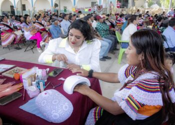 Se impulsa el autoempleo de las familias guerrerenses con Jornadas Comunitarias de Capacitación
