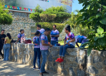 Cumplen 5 días en paro, maestros de educación especial en Costa Grande
