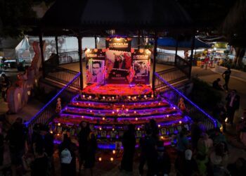PETATLÁN CELEBRA CON ÉXITO LA TRADICION DE DÍA DE MUERTOS