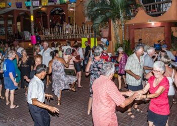 Presencia de turismo extranjero reactiva la economía en La Madera