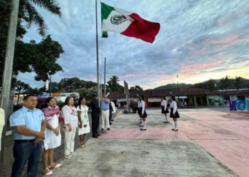 Alcalde José Francisco Suazo encabeza Conmemoración del 114 aniversario de la Revolución Mexicana en La Unión