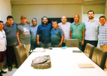 Sagadegro y pescadores de la Costa Chica analizan estrategias para la recuperación de la actividad pesquera