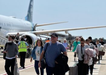 Incrementa conectividad aérea en Ixtapa Zihuatanejo, resultado de la gestión y trabajo coordinado de Evelyn Salgado