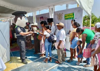 La Feria de los Servicios Integrales llega a Copala y brinda atención a cientos de personas