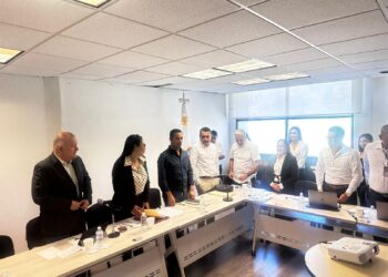 El titular de SEFINA y la Comisión de Hacienda del Congreso inician análisissobre el Anteproyecto de Presupuesto de Ingresos para el Ejercicio Fiscal 2025