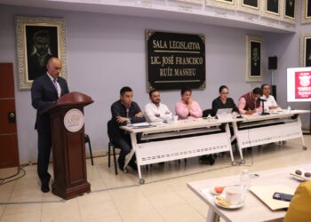 El secretario de Seguridad Pública de Guerrero, Josué Barrón presentó la estrategia integral para fortalecer la seguridad en la entidad, durante su comparecencia ante el Congreso Local