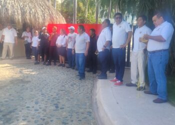 Estalla huelga en Condominios Playa Ixtapa 