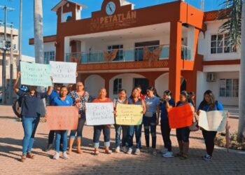 Docentes de Educación Especial en Zihuatanejo no regresan a clases, se mantienen en paro laboral