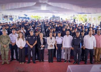 Celebra gobernadora Evelyn Salgado Pineda el Día de la y el Policía Estatal con incentivos y reconocimientos