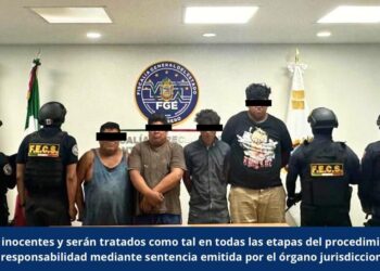 FGE Guerrero detiene en flagrancia a cinco masculinos, por extorsión y robo agravado en Acapulco