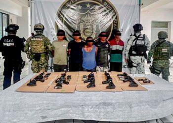 FGEGuerrero y Fuerzas de Seguridad Federal y Estatal detienen a 6 personas y aseguran 10 armas en operativo en Acapulco