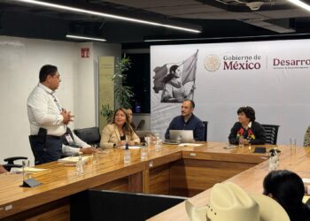 Alcalde de La Unión impulsa proyectos de desarrollo en reunión con SEDATU