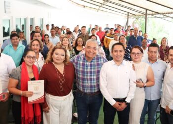 Gobierno del estado entrega de 51 nombramientos de promociona personal administrativo y docente del nivel superior: SEG