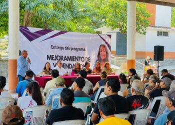 MCL Entrega de materiales de vivienda a 400 Familias en Petatlán, Zihuatanejo y La Unión