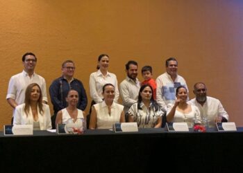 Indira Hernández Hernández asume la presidencia de la CANIRAC Ixtapa Zihuatanejo