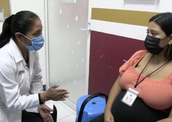 Recomienda Salud consumo de ácido fólico antes y durante el embarazo para prevenir malformaciones congénitas