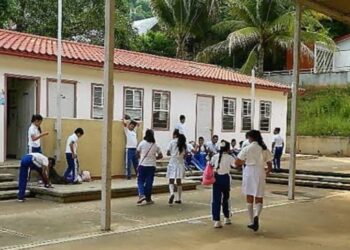 Escuelas de Zihuatanejo pararán labores este miércoles y jueves