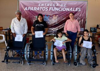 Entrega de aparatos funcionales beneficia a familias del Distrito 11 en Guerrero
