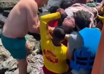 Rescatan a una persona a punto de ahogarse en playa La Madera