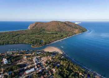 14 mil turistas visitan destinos de Petatlán